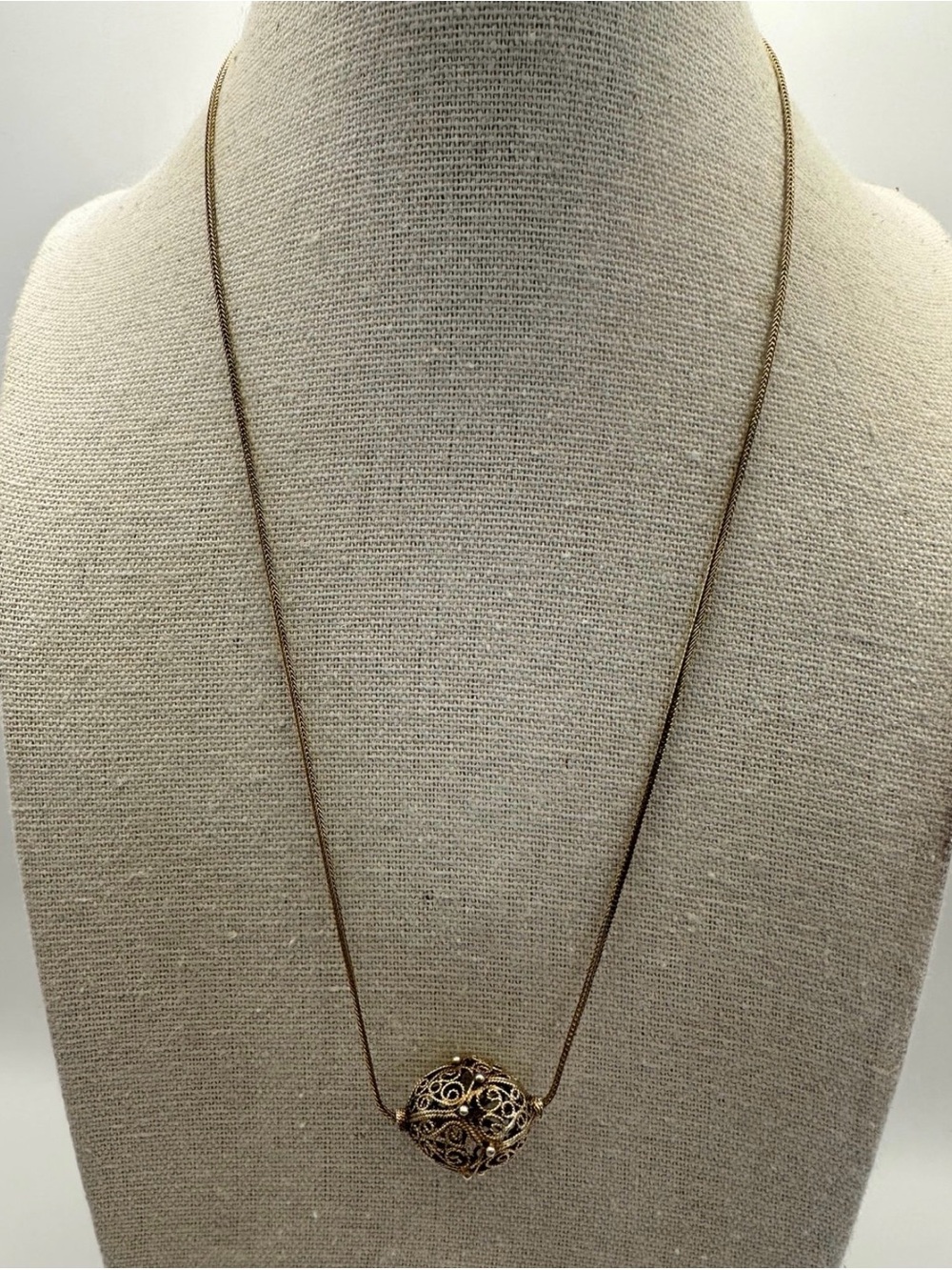 Metropolitan Museum 14K GF Filigree Bead Pendant Chain Herringbone Necklace 17"